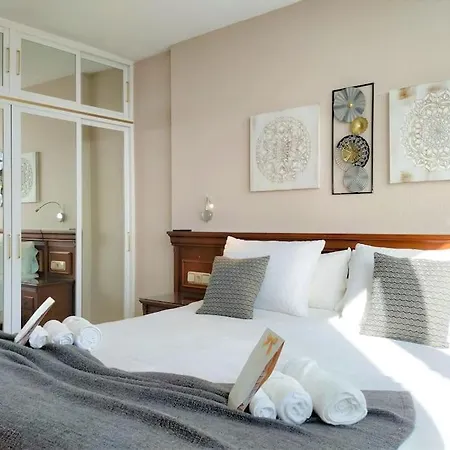 アパート Don Gustavo 2 Bedroom Front Apt, Sea Views ベナルマデナ
